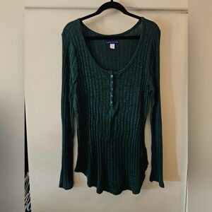 Simply Styled Green Ribbed Buttoned Top